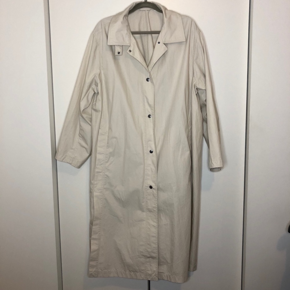 Uniqlo Large Women’s oversize trench coat in cream